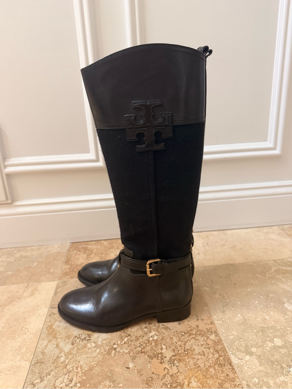 Knee-high black women's boots